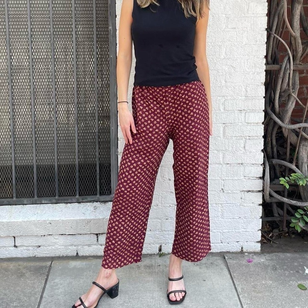 Bohemian Maroon floral print high-waisted wide-leg capri pants sz s / no tag - Picture 2 of 5